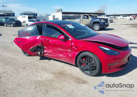 2021 Tesla Model 3 Performance Dual Motor All-Wheel Drive z USA, uszkodzony, nr VIN 5YJ3E1ECXMF055814